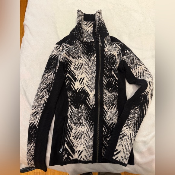 Armani Exchange Black and White Patterned Bomber Jacket - Picture 2 of 4